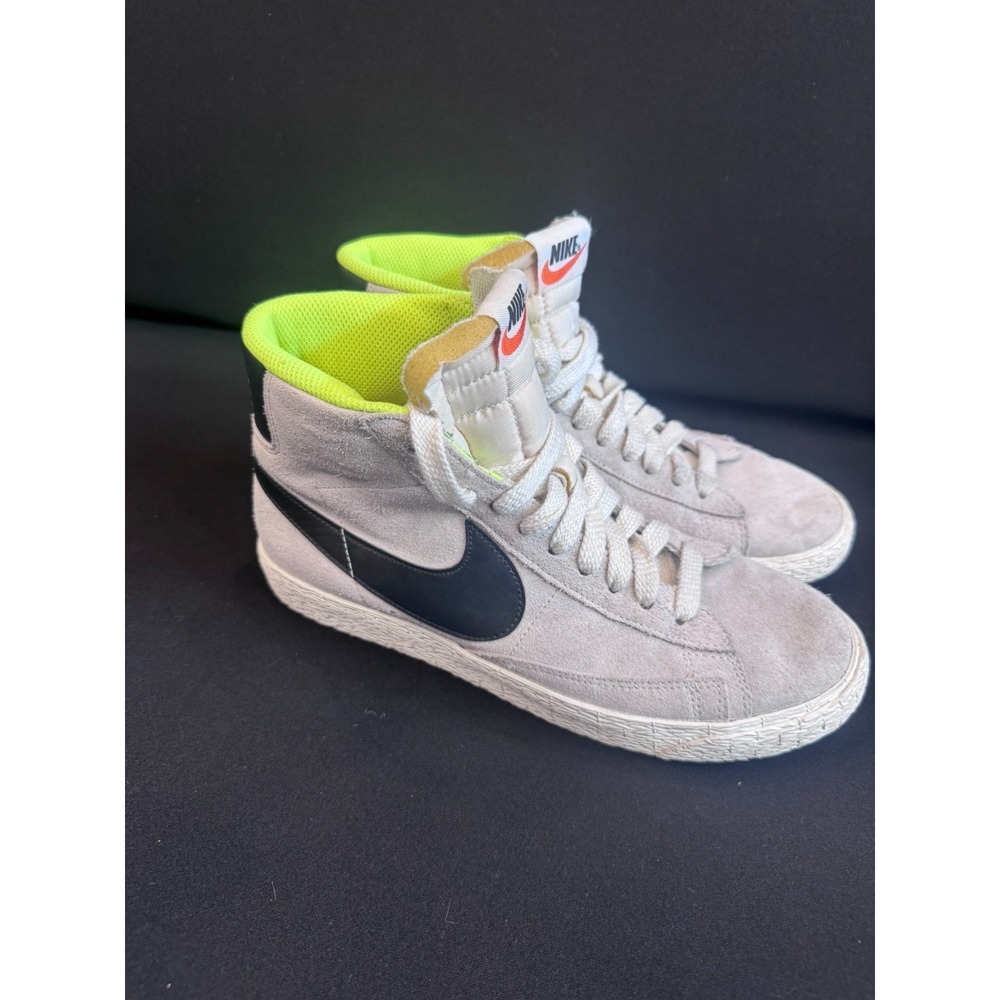 Nike Blazer Mid Suede Vintage 518171-011 Women's 7.5 Light Bone Black Volt
